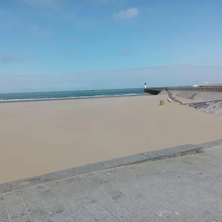 Appart Avec Sa Cour Privative Calais Nord كاليه
