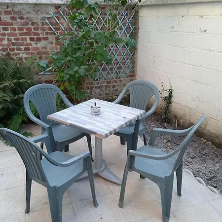 Appart Avec Sa Cour Privative Calais Nord شقة كاليه